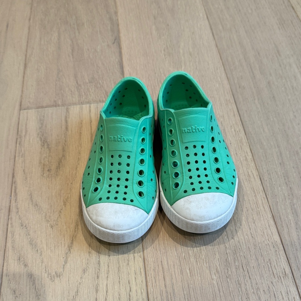 Native Kids Sneakers in Mint Green and White